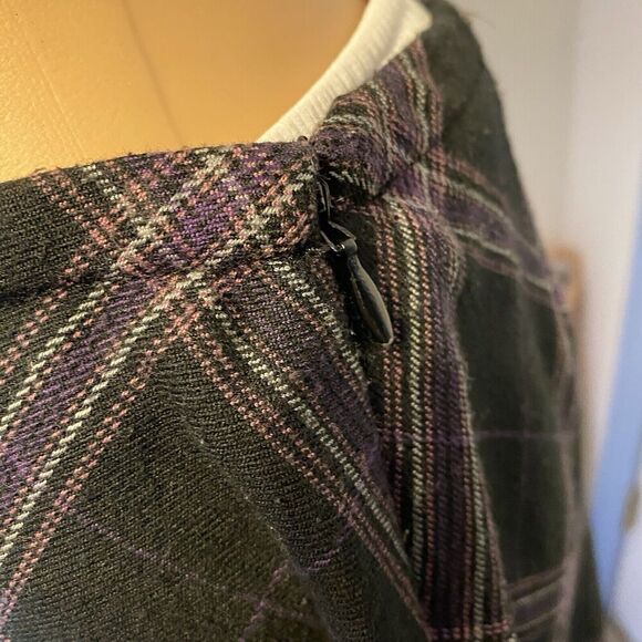 Croft Barrow A Line Skirt sz 10 Stretch Plaid Career Full Back Purple Office - Picture 7 of 7